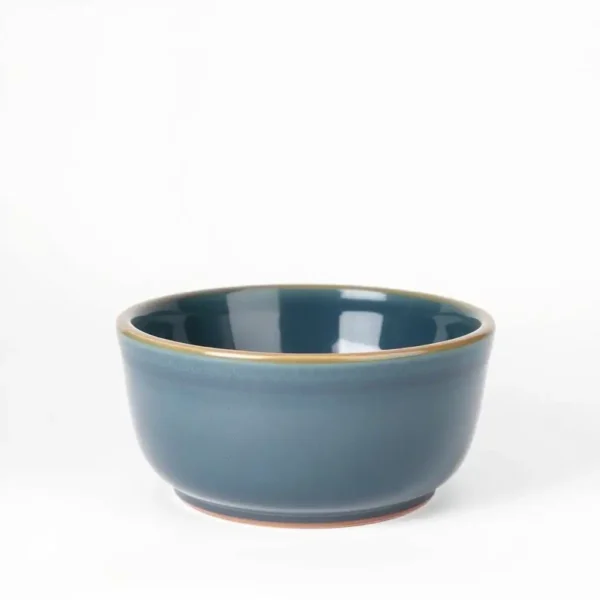 HearthPaws Stoneware Water Bowl 2L, professional studio product photo on a white background.